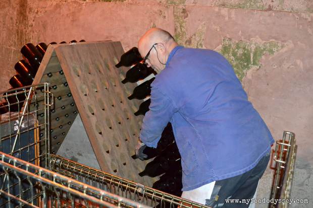 Tattinger Riddler (Remueur) at Work | www.myfoododyssey.com