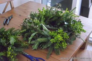 Homemade evergreen wreath | www.myfoododyssey.com