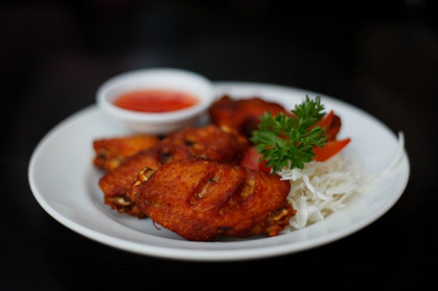 Crispy Chicken Wings | shared on www.myfoododyssey.com